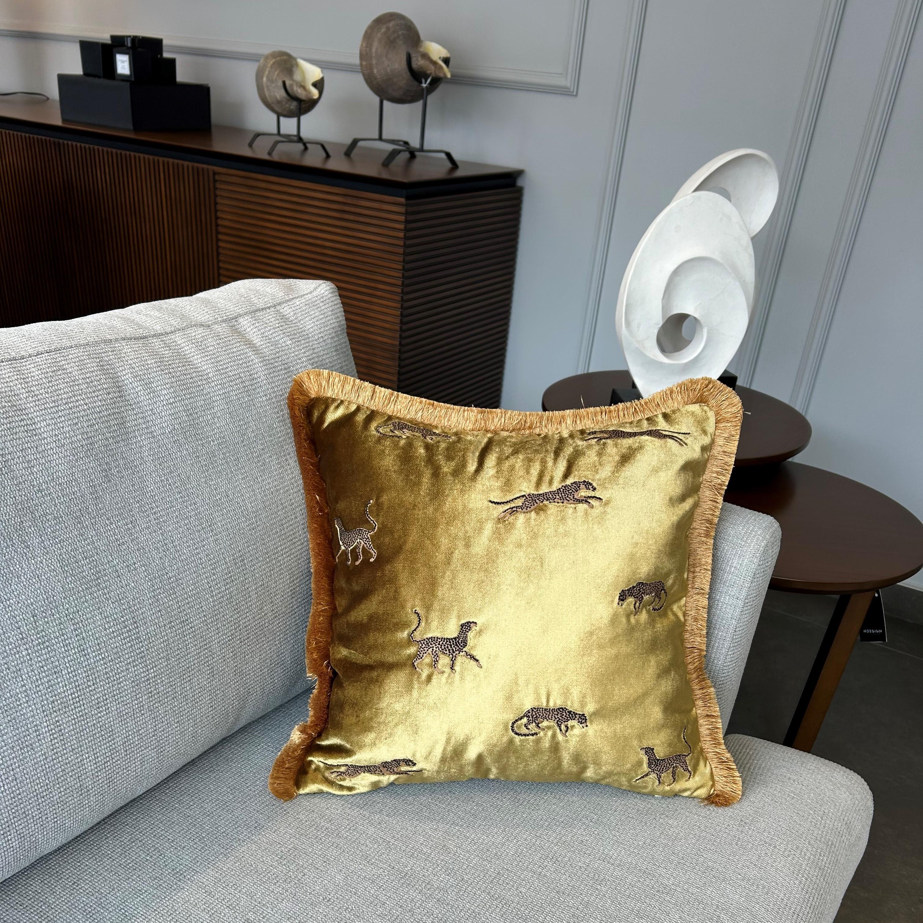 Dekoratif Leopar Desenli Gold Kadife Kırlent Kılıfı 45 x 45 cm