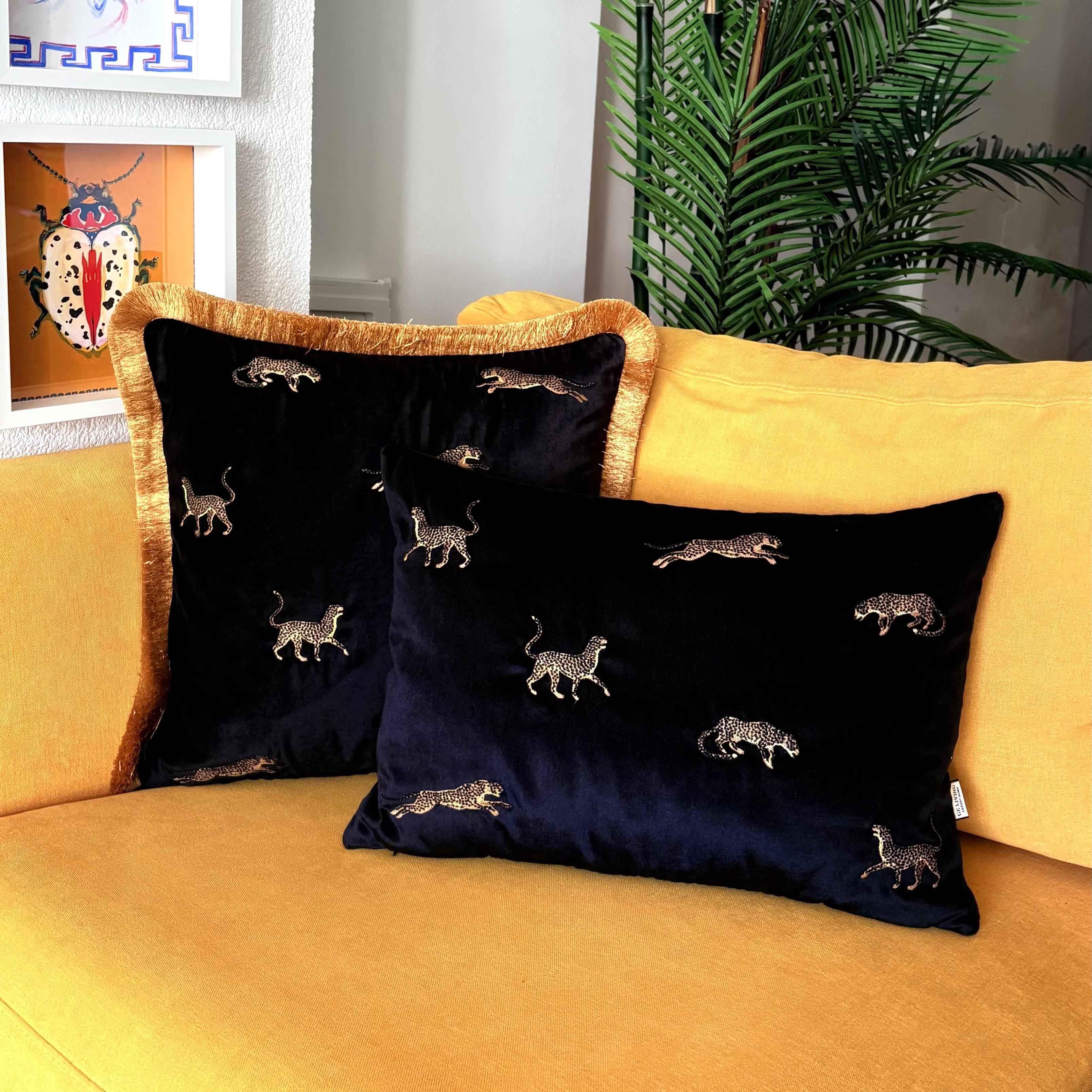 Dekoratif Leopar Desenli Siyah Kadife Kırlent Kılıfı 35 x 50 cm