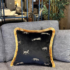 Dekoratif Leopar Desenli Siyah Kadife Kırlent Kılıfı 45 x 45 cm