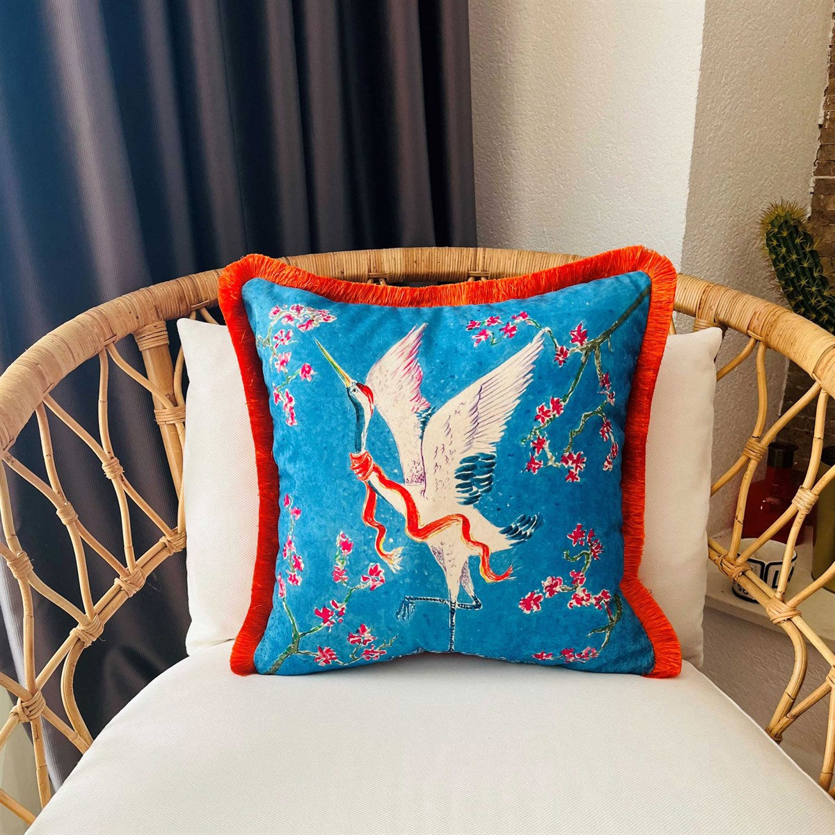 Dekoratif Turna Desenli Kadife Kırlent Kılıfı ( 45 cm x 45 cm )