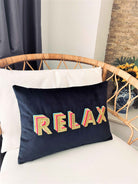 Relax Desenli Lacivert Kadife Dekoratif Kırlent Kılıfı