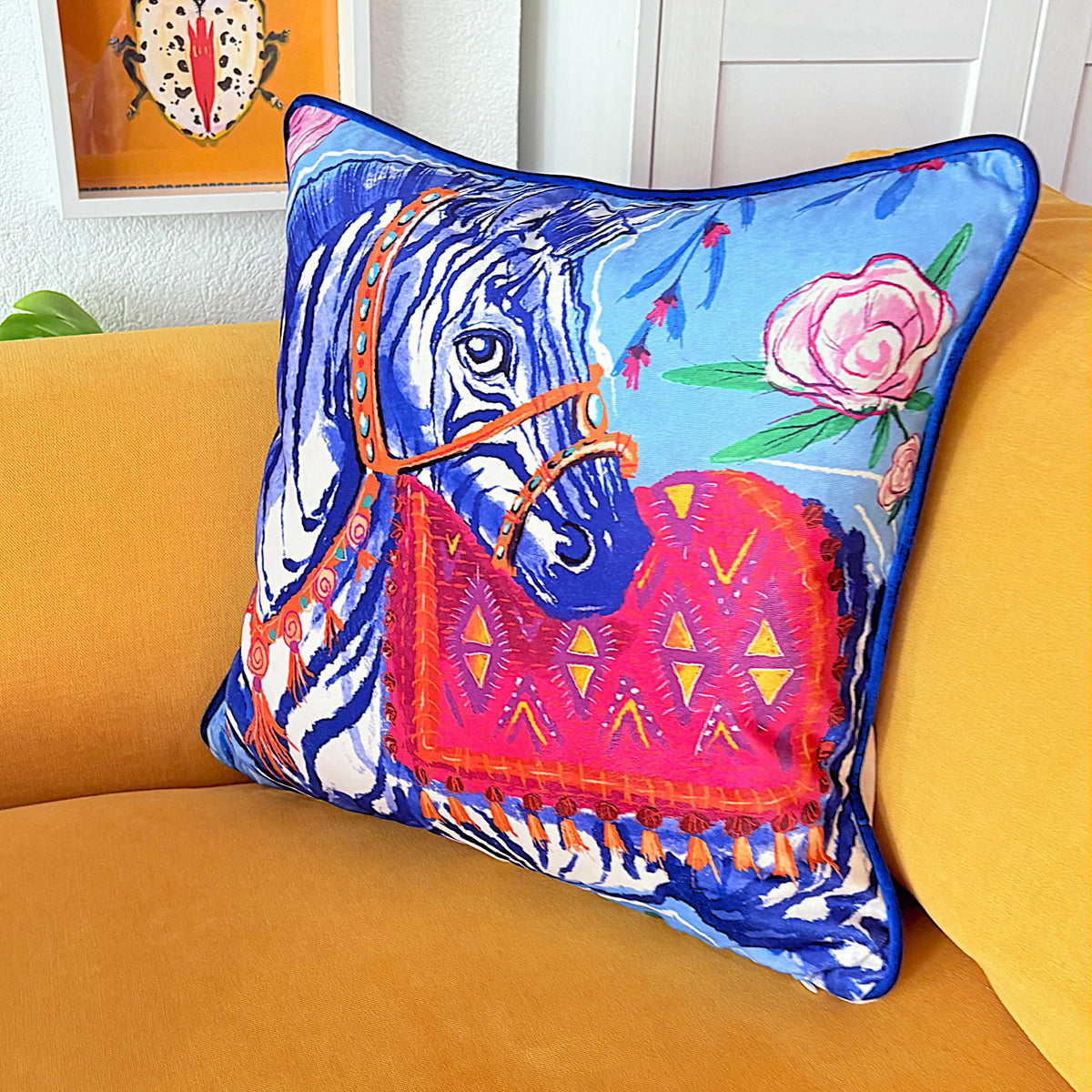 Zebra Desenli Dekoratif Kadife Yastık Kılıfı – 50x50 cm – Renkli Etnik Tasarım Kırlent Kılıfı