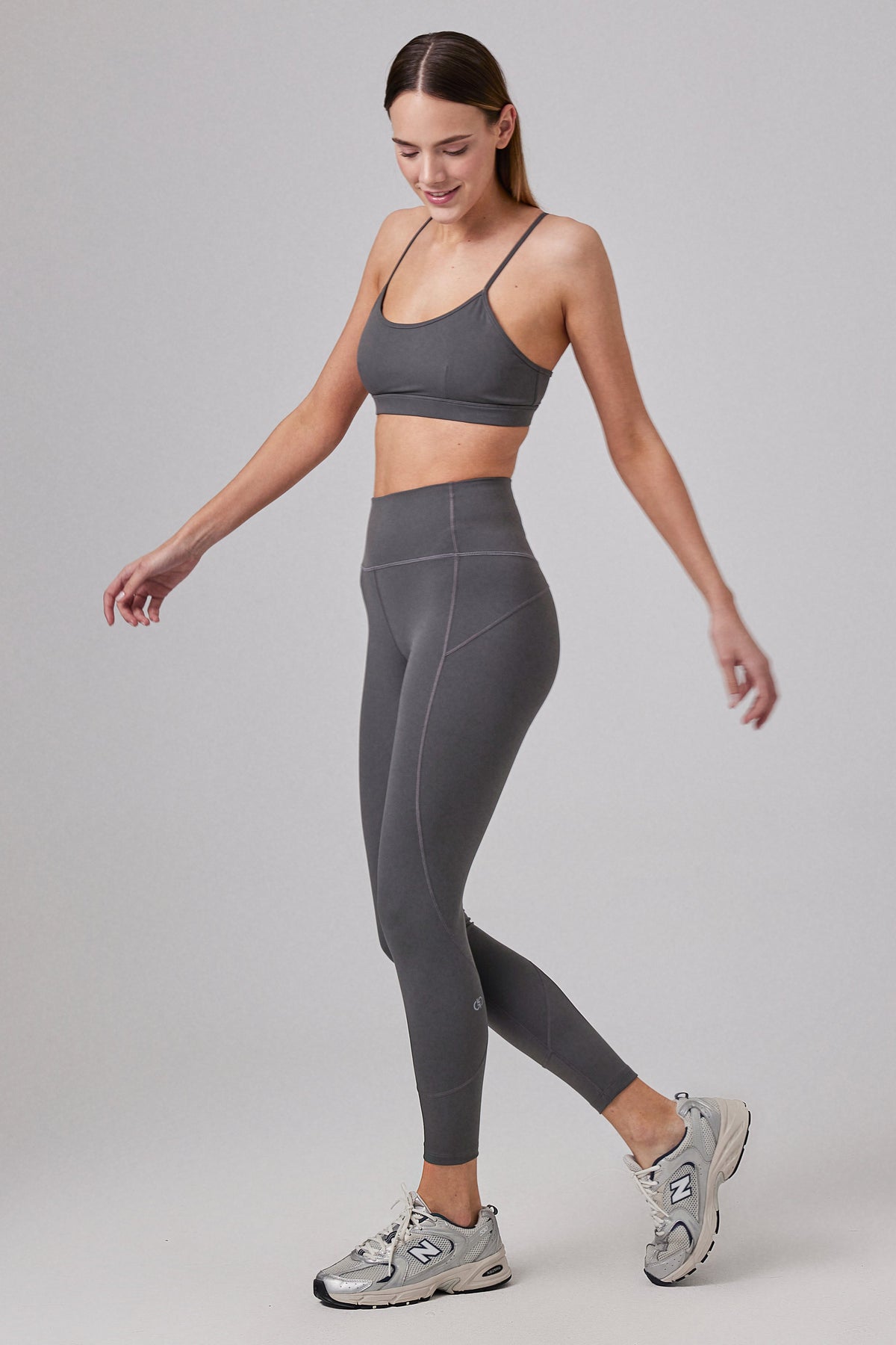 Glo Studio-Amelie Glossy Legging Steel Gray-Tayt-2-milagron.live