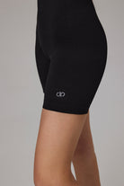 Glo Studio-Olie Seamless Onesie Onyx-Tulum-4-milagron.live