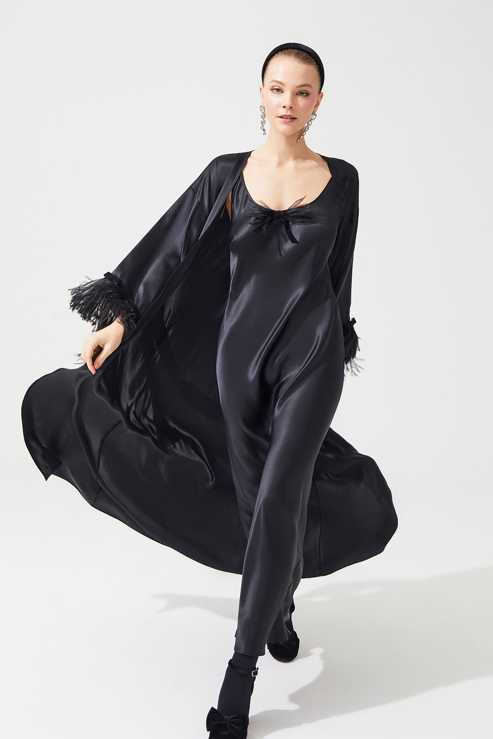 İpek Kıramer-The Moon Silk Robe Black-Elbise-3-milagron.live