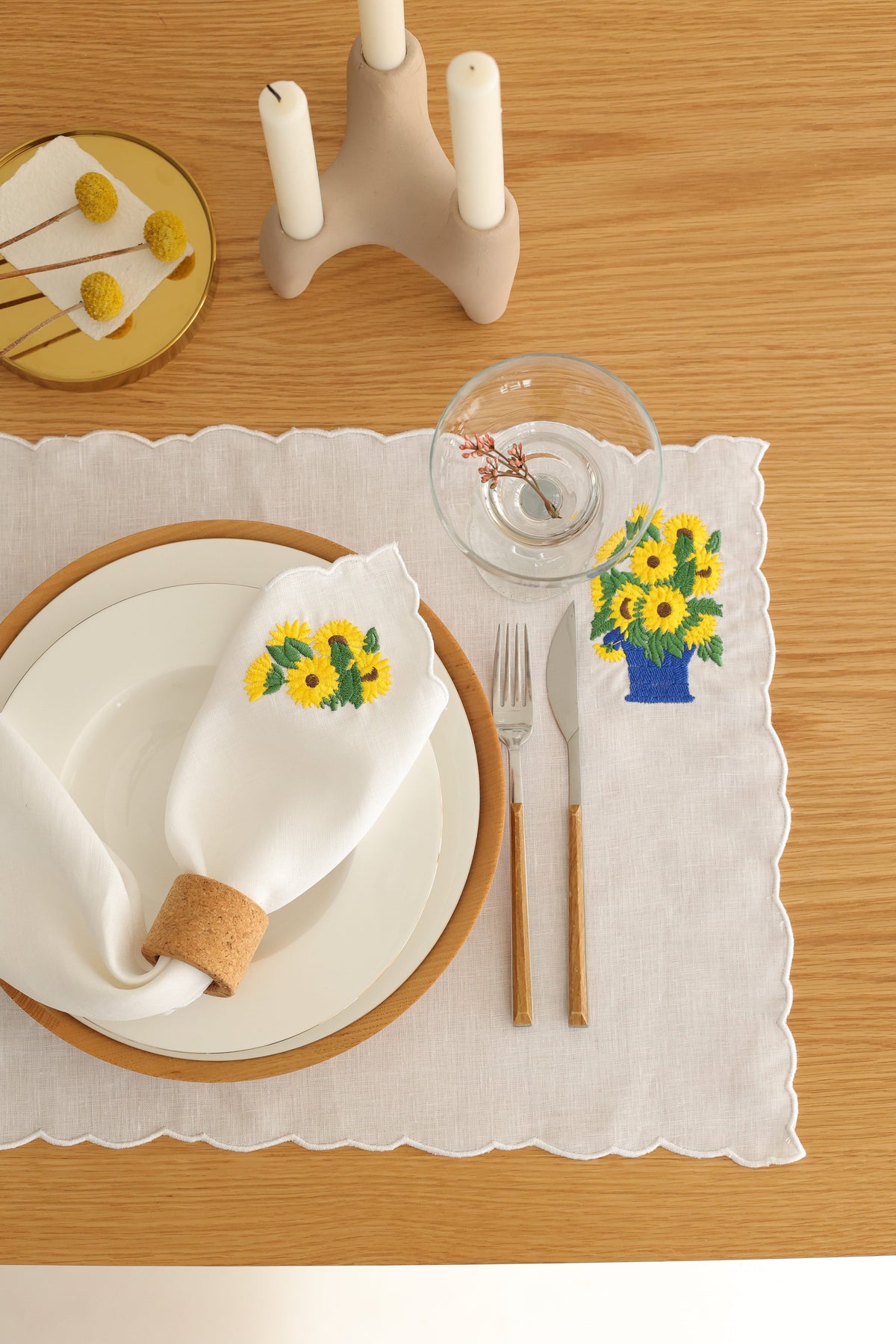 Km Home Collection-2'li Set Ayçiçek İşlemeli Keten Peçete-Sunum Aksesuarları-6-milagron.live