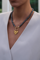 Linya Jewellery-Onos Siyah İncili Kalp Kolye-Kolye-3-milagron.live