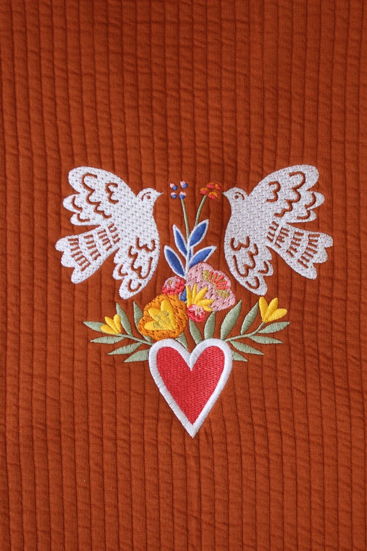 Love Birds Nakışlı Kapitone Yelek Tarçın - 4