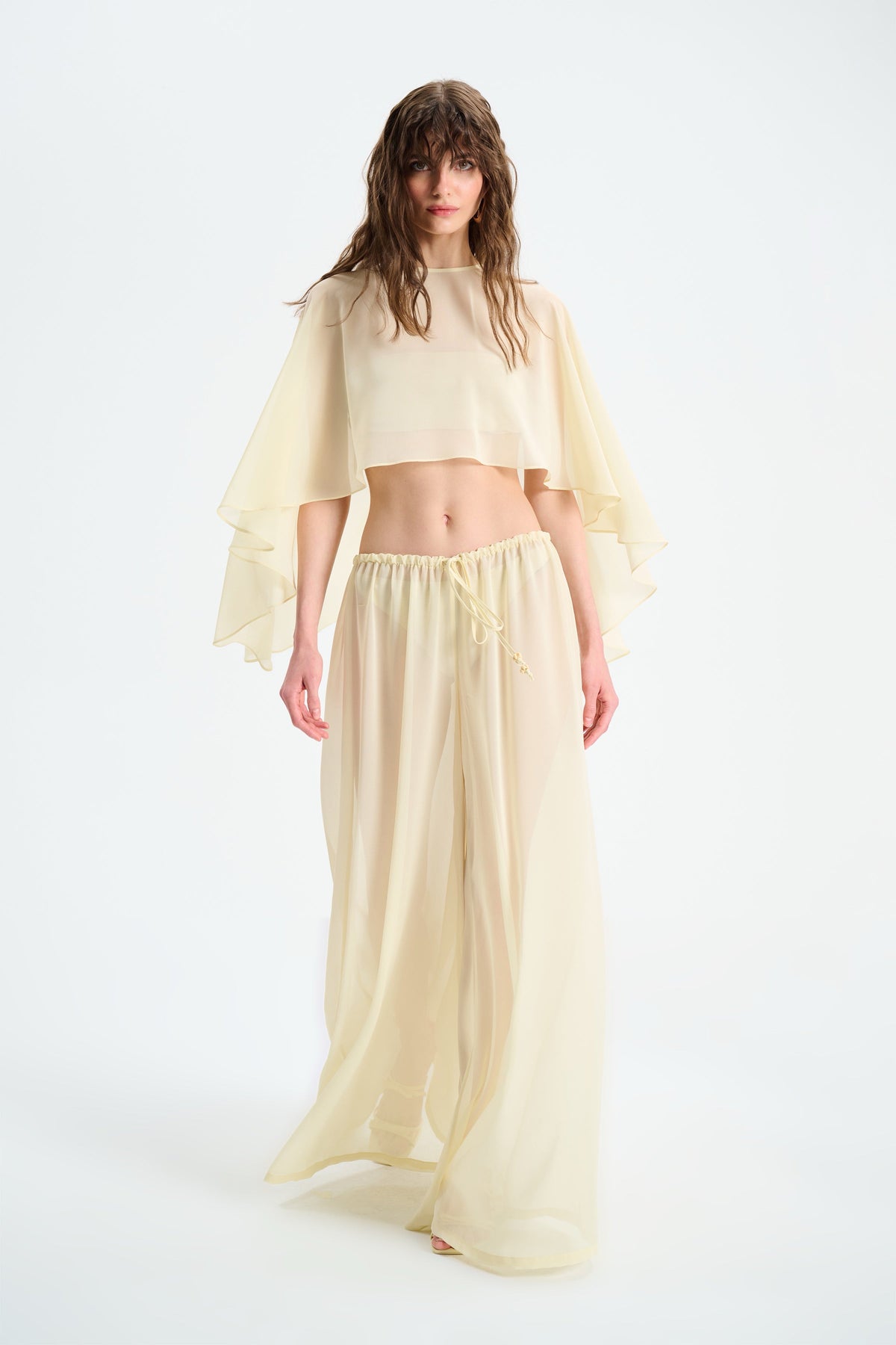 Summer PeleriN / Sari