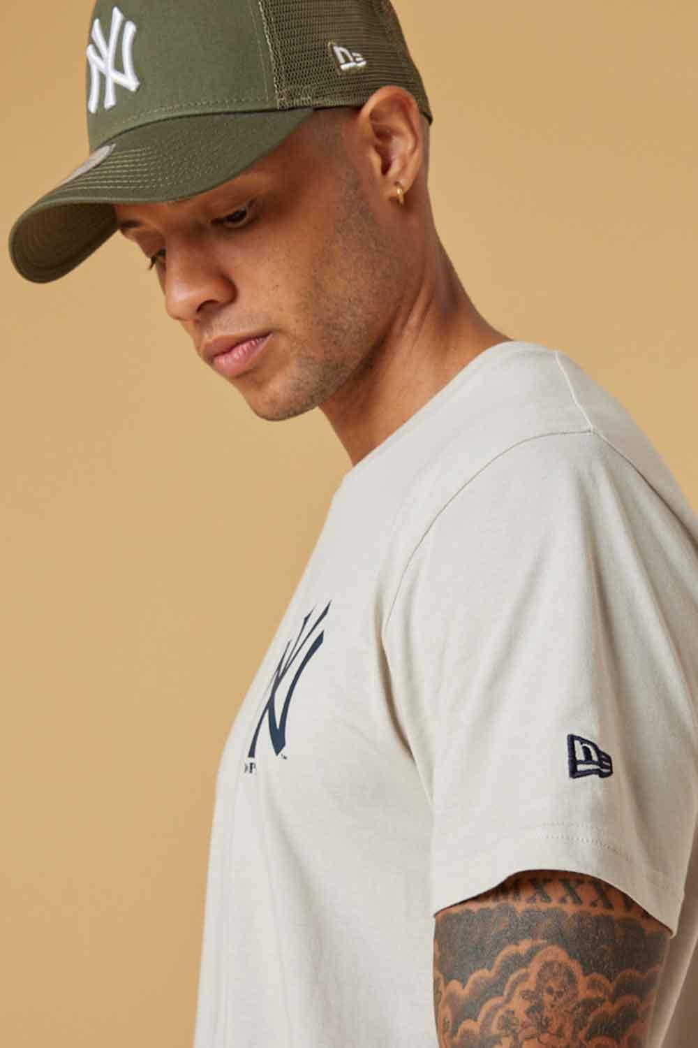New Era-League Essential Tee NY Yankees-T-Shirts-3-milagron.live