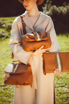 Otrera-Leda Hera Tan-Clutch-5-milagron.live