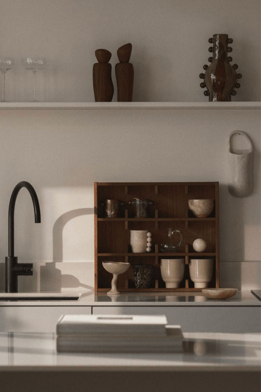 Paledin Design-Kaffe 3 - Kızıl Kahve-Duvar Rafı-1-milagron.live