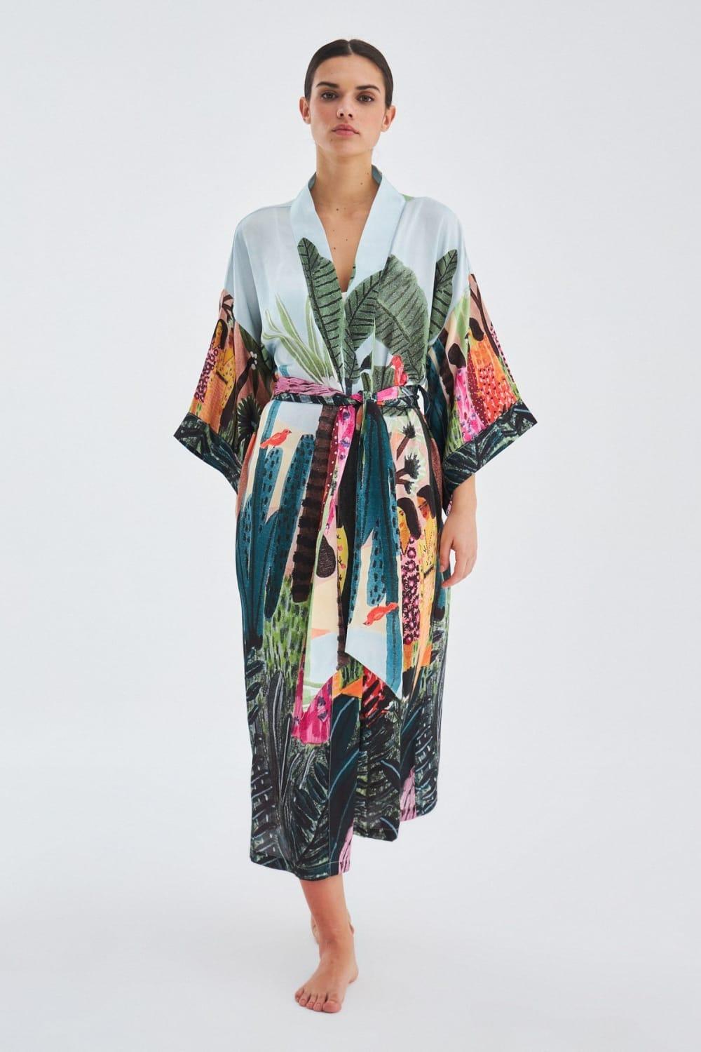 Peraluna-Kauri̇ Tropik Desenli Bilek Hizası Saten Kadın Kimono-Kimono-1-milagron.live