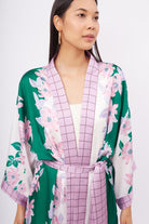 Peraluna-Lilac Charm Short Kimono çiçek Baskılı 90 Cm Saten Kısa Kadın Kimono Yeşil/Pembe-Kimono-3-milagron.live