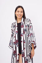 Peraluna-Stripe Garden Short Kimono Çizgili Güllü Baskılı 80 Cm Kısa Saten Kadın Kimono-Kimono-2-milagron.live