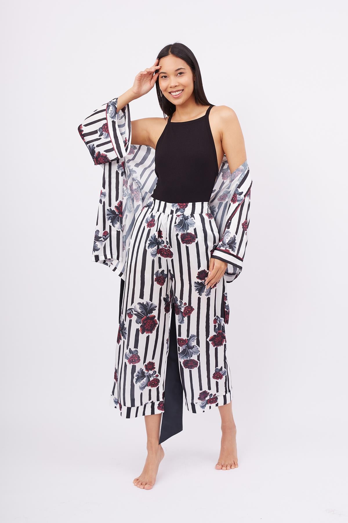 Peraluna-Stripe Garden Trouser Çizgili Güllü Baskılı Saten Kadın Pantolon-Pantolon-1-milagron.live