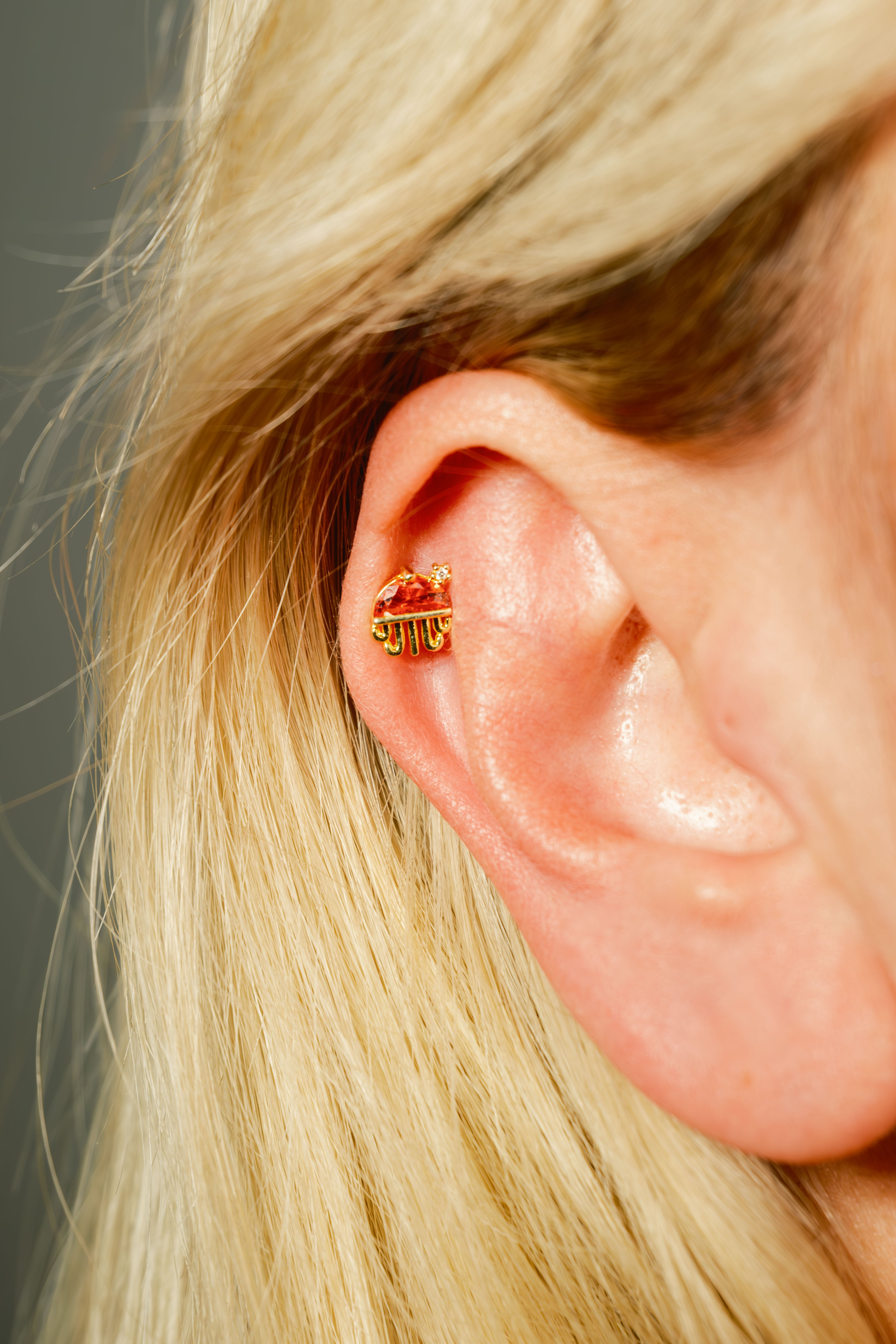 Pia Yuli-Orange Jellyfish Piercing-Küpe-4-milagron.live