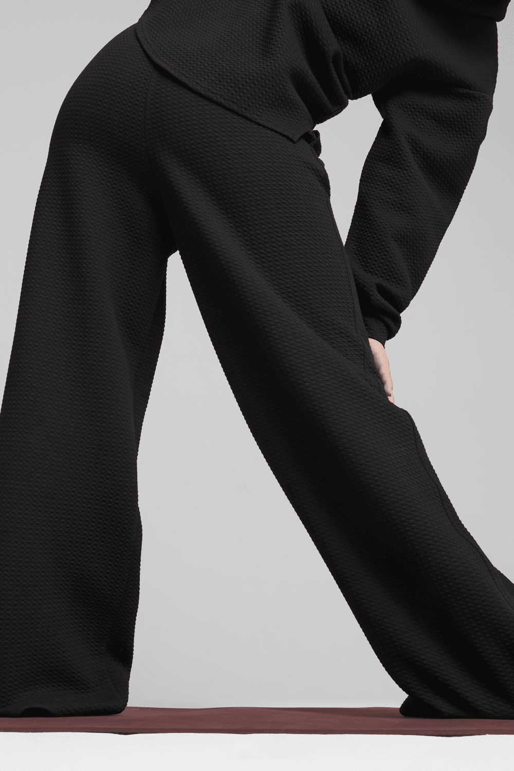 Puma-Q4 Studio Textured Hw Pant Puma Black-Eşofman-5-milagron.live