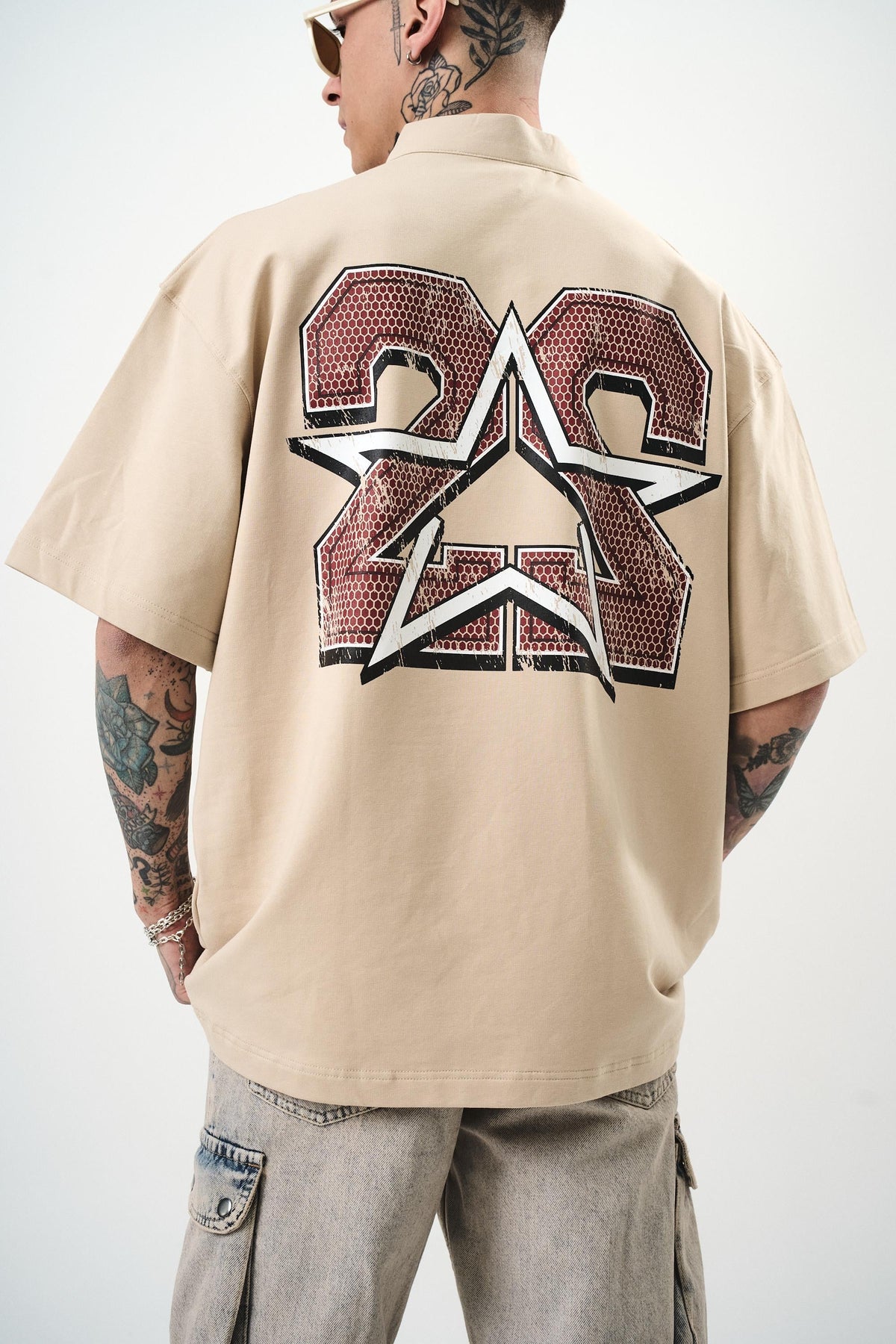 Erkek 22 Baskılı Yarım Fermuarlı Oversize T-Shirt Bej