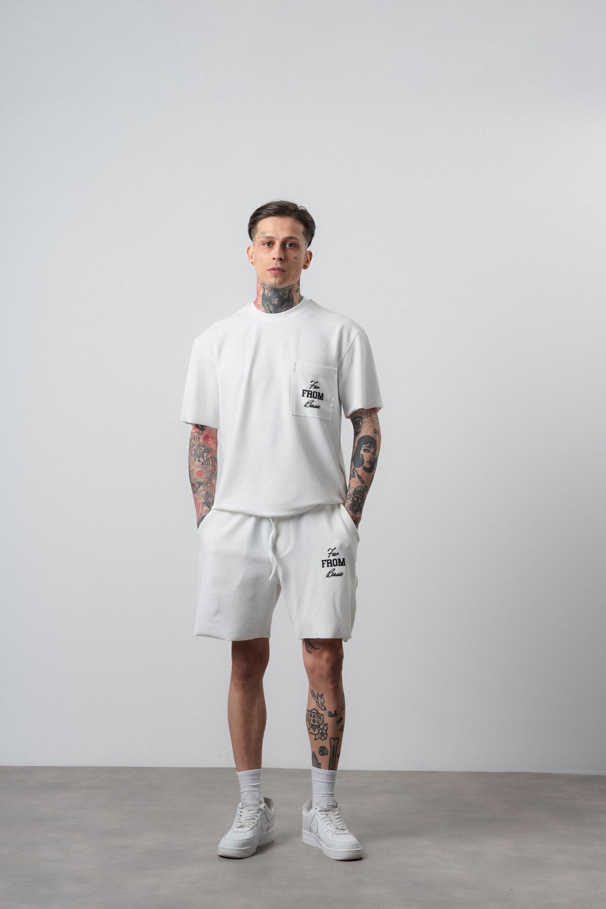 Erkek Far From Basic Baskılı Regular Fit T-Shirt Şort Takım Ekru
