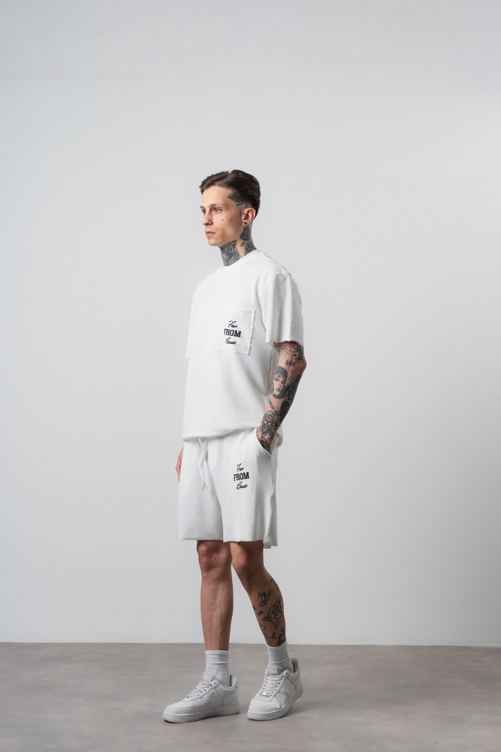 Erkek Far From Basic Baskılı Regular Fit T-Shirt Şort Takım Ekru