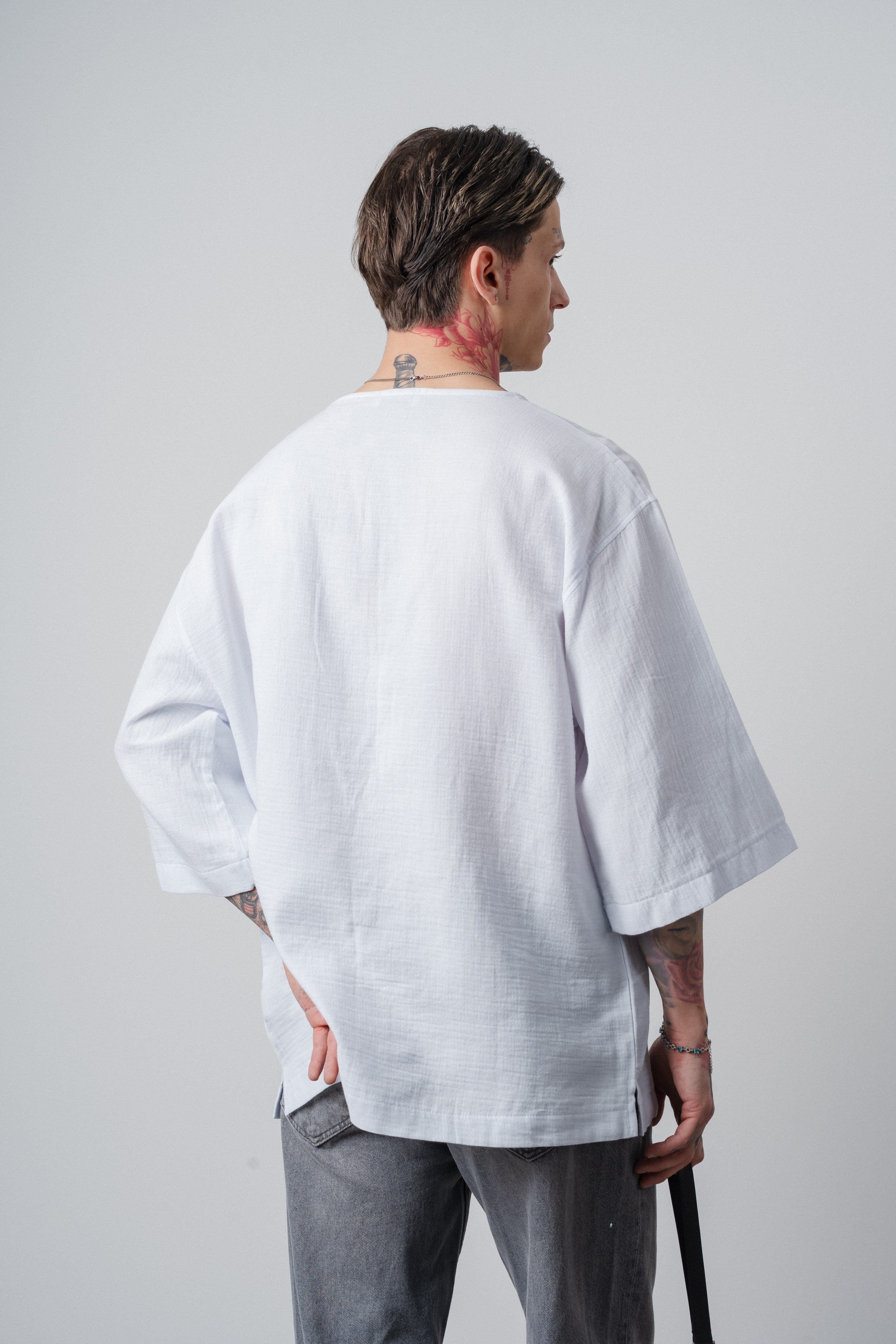 Erkek R Nakışlı Fakir Kol Müslin Oversize T-Shirt Beyaz