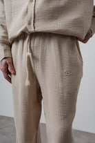Erkek R Nakışlı Müslin Baggy Pantolon Bej