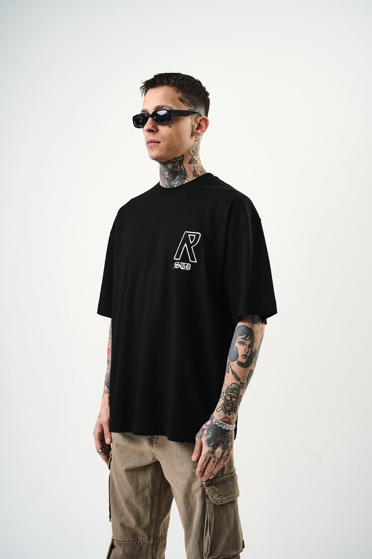 Erkek R Creative Nakışlı Oversize T-Shirt Siyah - 2