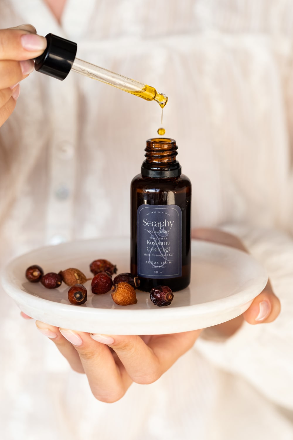 Seraphy Aromatherapy-Doğal Retinol - Kuşburnu Çekirdeği Yağı ( Leke Karşıtı Yüz Bakım Serumu ) 30ml % 100 Pure-Cilt Bakımı Yağları-1-milagron.live