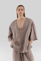 Sertaç Taşdelen-Koyu Kahverengi %100 Keten Derin V Yaka Oversized Erkek T-shirt Model T 10-T-Shirts-5-milagron.live