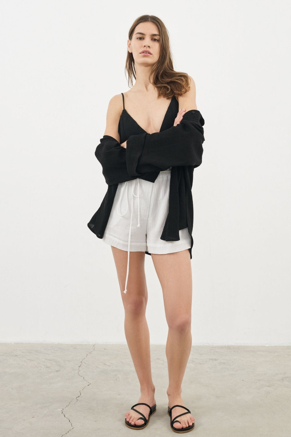The Handloom-June Short White-Şort-4-milagron.live