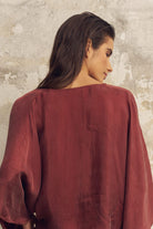 The Handloom-Lucid Knot Top Burgundy-Gömlek-5-milagron.live